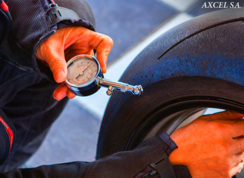 Neumáticos para motos: te contamos cómo elegir y mantener las llantas